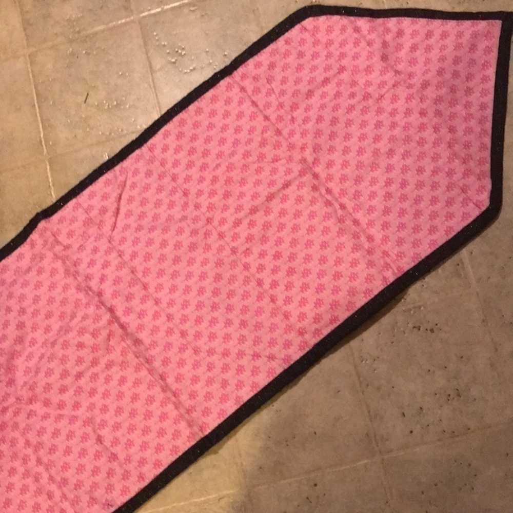 HOLIDAY Table Runner - Picture 6 of 7